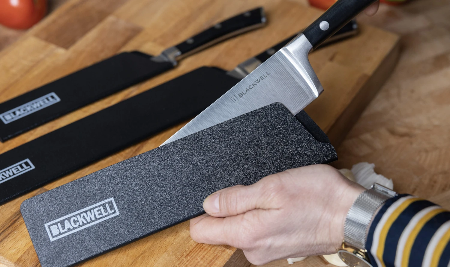 Blackwell Mesbeschermer - Universeel - Zwart - Voor Messen Met Een Lemmet Tot 22 Cm 4 Blackwell Mesbeschermer - Universeel - Zwart - Voor Messen Met Een Lemmet Tot 22 Cm - Afbeelding 2