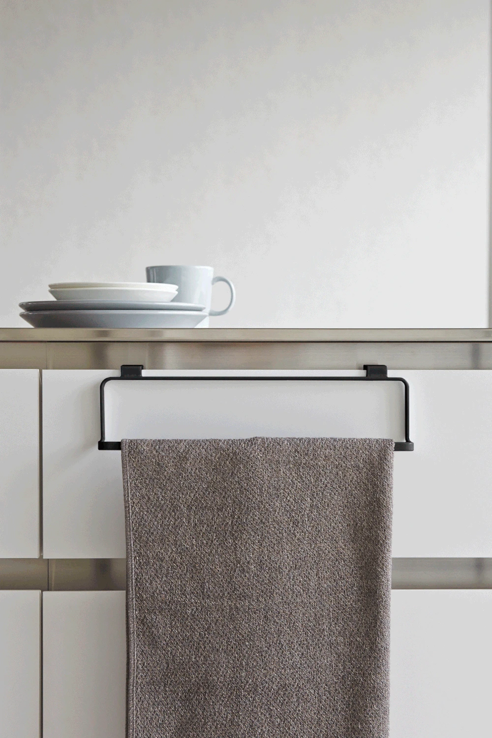 Yamazaki Handdoekhouder Tower Zwart 30 Cm 5 Yamazaki Handdoekhouder Tower Zwart 30 Cm - Afbeelding 3