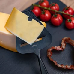 Boska Kaasschaaf Monaco+ Zwart -Keukengerei Korting Winkel 307084 BOSKAMonaco CheeseSlicer 8 2400x