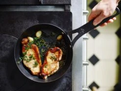 BK Koekenpan Black Steel - ø 28 Cm - Zonder Anti-aanbaklaag -Keukengerei Korting Winkel 3a0edf7e9fc57021e9247b0896c9f94040984ce9 BlackSteel 05 11 b93106 1