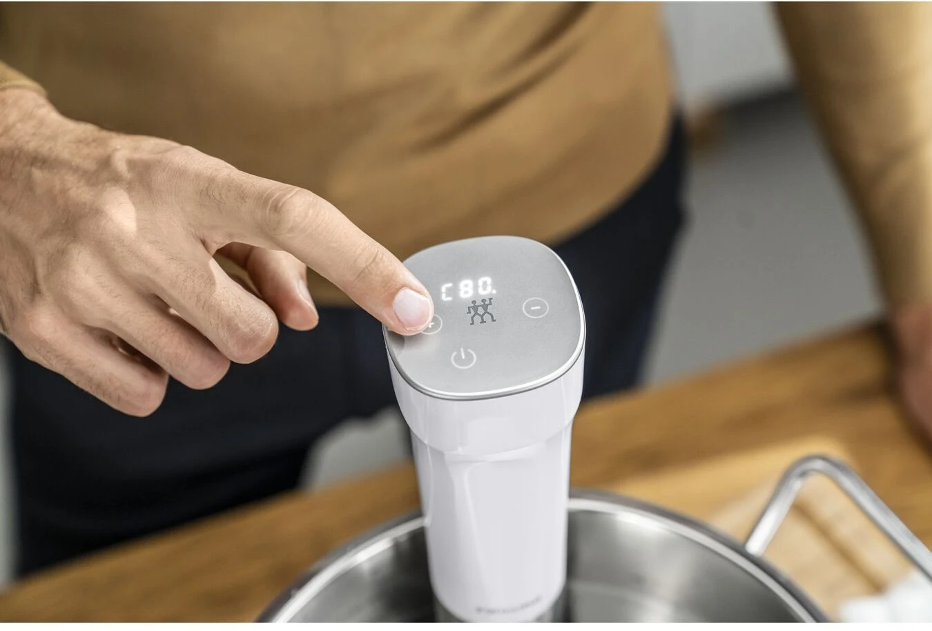 Zwilling Sous Vide Stick Enfinigy - Nauwkeurige Temperatuurinstelling - IPX7 Waterproof - Zilver/Wit 8 Zwilling Sous Vide Stick Enfinigy - Nauwkeurige Temperatuurinstelling - IPX7 Waterproof - Zilver/Wit - Afbeelding 6