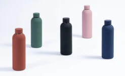 Sareva Thermosfles / Waterfles - Zwart - 500 Ml 9 Sareva Thermosfles / Waterfles - Zwart - 500 Ml -Keukengerei Korting Winkel 8720364455903 1 1