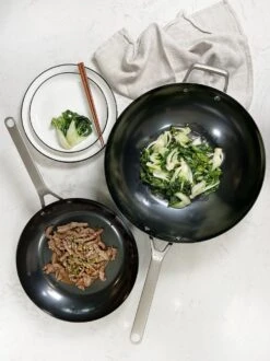 Saveur Selects Pannenset - Carbon Steel (Wokpan ø 35 Cm + Koekenpan ø 30 Cm) - Inductie En Alle Andere Warmtebronnen -Keukengerei Korting Winkel 899x1200