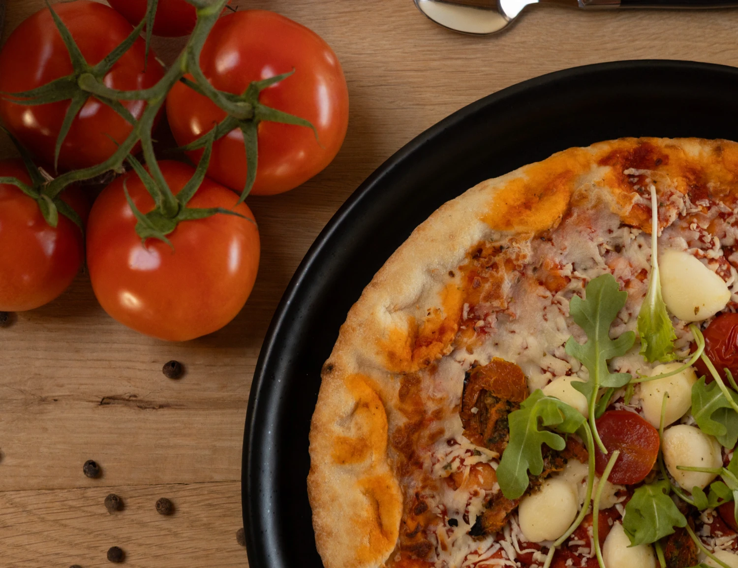 Jay Hill Pizzaborden Speckle Black - ø 32 Cm - 4 Stuks 6 Jay Hill Pizzaborden Speckle Black - ø 32 Cm - 4 Stuks - Afbeelding 4