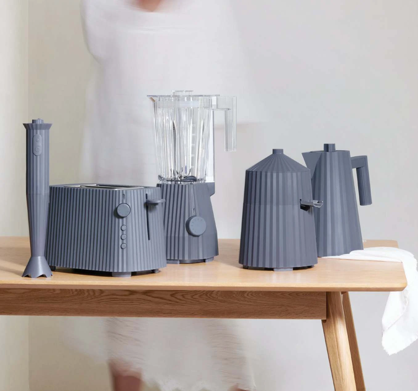 Alessi Filter-koffiezetapparaat Plissé - 1.5 Liter - Grijs - Michele De Lucchi - MDL14 G 7 Alessi Filter-koffiezetapparaat Plissé - 1.5 Liter - Grijs - Michele De Lucchi - MDL14 G - Afbeelding 5