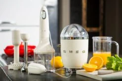 SMEG Citruspers - Elektrisch - Creme - CJF11CREU -Keukengerei Korting Winkel CJF01CREU L32