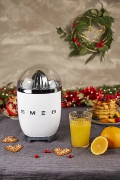 SMEG Citruspers - Elektrisch - Wit - CJF11WHEU -Keukengerei Korting Winkel CJF01WHEU L02