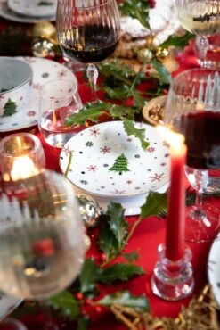 Studio Tavola Kerstservies - Porselein - Rood - 18-delig / 6 Personen -Keukengerei Korting Winkel HIT Kerstservies sfeer rood 10