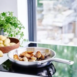 KitchenAid Koekenpan - Multi-Ply RVS - ø 24 Cm - Zonder Anti-aanbaklaag -Keukengerei Korting Winkel KA Koekenpan Multiply Stainless 2 1