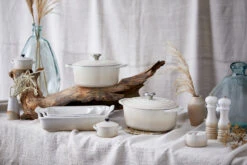 Le Creuset Braadpan Signature - Meringue - ø 26 Cm / 5.3 Liter 10 Le Creuset Braadpan Signature - Meringue - ø 26 Cm / 5.3 Liter -Keukengerei Korting Winkel RS9584 New Meringue Range Shot f2.8 RETOUCHED lpr