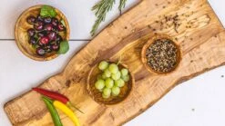 Jay Hill Serveerplank Tunea - Olijfhout - Schors XL 64 - 72 Cm 15 Jay Hill Serveerplank Tunea - Olijfhout - Schors XL 64 - 72 Cm -Keukengerei Korting Winkel Tunea 1