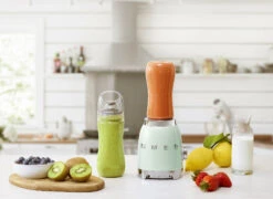SMEG Smoothie Blender - Compact - Watergroen - 600 Ml - PBF01PGEU -Keukengerei Korting Winkel WEB PBF01PGEU L02.jpg