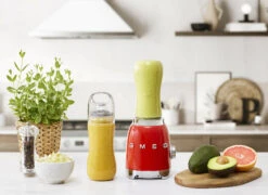SMEG Smoothie Blender - Compact - Rood - 600 Ml - PBF01RDEU 10 SMEG Smoothie Blender - Compact - Rood - 600 Ml - PBF01RDEU -Keukengerei Korting Winkel WEB PBF01RDEU L03.jpg