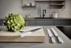 Wusthof Mesbeschermer Tot 20 Cm Laag Wit 7 Wusthof Mesbeschermer Tot 20 Cm Laag Wit -Keukengerei Korting Winkel Wusthof Mesbeschermer Tot 30 cm Laag Wit 1 4