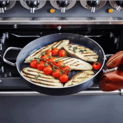 GreenPan Grillpan Essentials - ø 28 Cm - Keramische Anti-aanbaklaag -Keukengerei Korting Winkel a82ffaf1c0612fcdfb4e3011261fe6fc2e396684 GP ESS BA Bd RoundGrillpan OvenSafe Lifestyle a