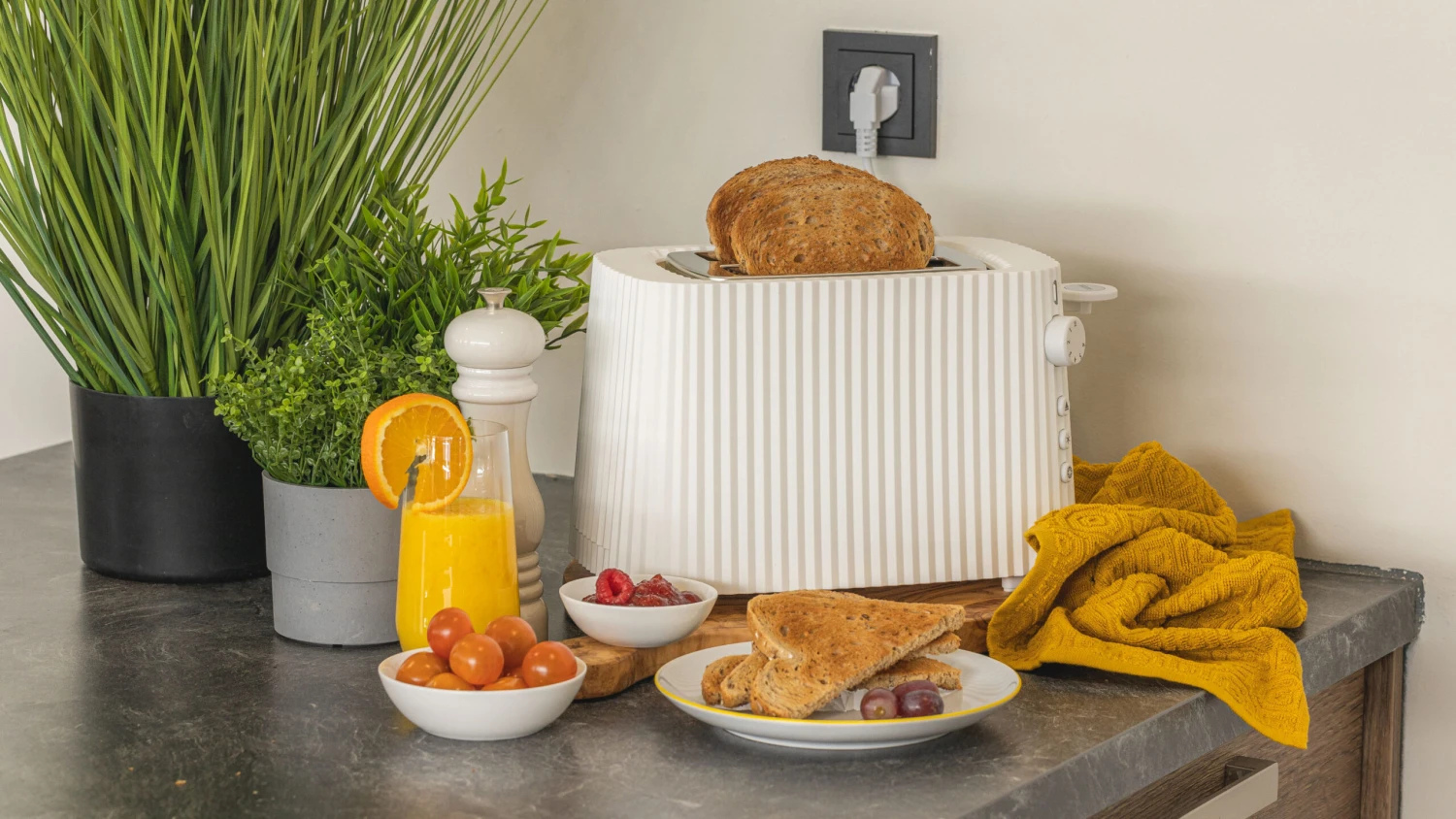 Alessi Broodrooster Plissé - 6 Standen - Wit - Michele De Lucchi - MDL08 W 4 Alessi Broodrooster Plissé - 6 Standen - Wit - Michele De Lucchi - MDL08 W - Afbeelding 2