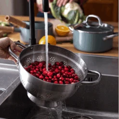 Greenpan Pannenset Met Keukenhulpjes Mayflower - 5 Delige Set -Keukengerei Korting Winkel e4acf5a940b08fc05f042070eb3d29c51ef477de GP MAY SkyBlA BrBD Christmas Prep Lifestyle13 2018 a