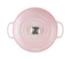 Le Creuset Braadpan Signature - Campagnard - Shell Pink - ø 26 Cm / 2.2 Liter -Keukengerei Korting Winkel le creuset campagnard shell pink 26cm 1
