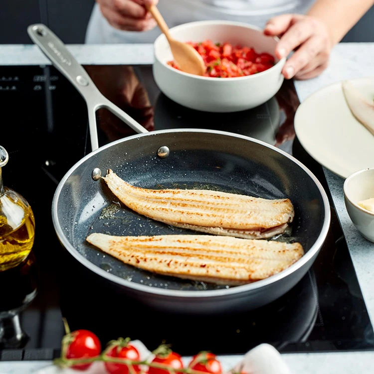 Demeyere Koekenpannenset Alu Industry 3 - Ceraforce - ø 24 + 28 Cm - Keramische Anti-aanbaklaag 4 Demeyere Koekenpannenset Alu Industry 3 - Ceraforce - ø 24 + 28 Cm - Keramische Anti-aanbaklaag - Afbeelding 2