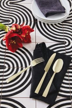 Sambonet Bestekset Flat - Champagne - 24 Delig / 6 Personen -Keukengerei Korting Winkel sambonet bestekset flat champagne sfeer3