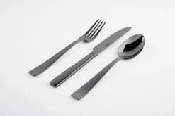 Sambonet Bestekset Flat - Zwart - 24 Delig / 6 Personen 12 Sambonet Bestekset Flat - Zwart - 24 Delig / 6 Personen -Keukengerei Korting Winkel sambonet bestekset flat zwart sfeer4