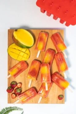 Sareva IJsjesmaker Voor 10 Ijsjes - Rood - Siliconen + 150 Houten IJsstokjes -Keukengerei Korting Winkel sareva ijsjesmaker 1 1