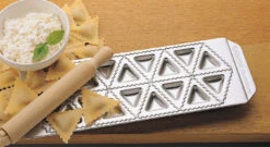 Imperia Ravioli Maker Met Deegroller 18 Vaks 6 Imperia Ravioli Maker Met Deegroller 18 Vaks -Keukengerei Korting Winkel tortelli ambientata